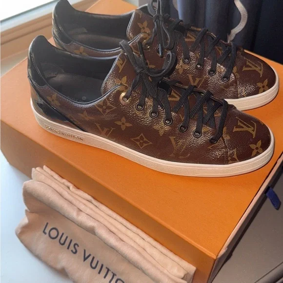 Preowned Louis Vuitton FrontRow Sneakers Size 41 - Picture 2 of 11